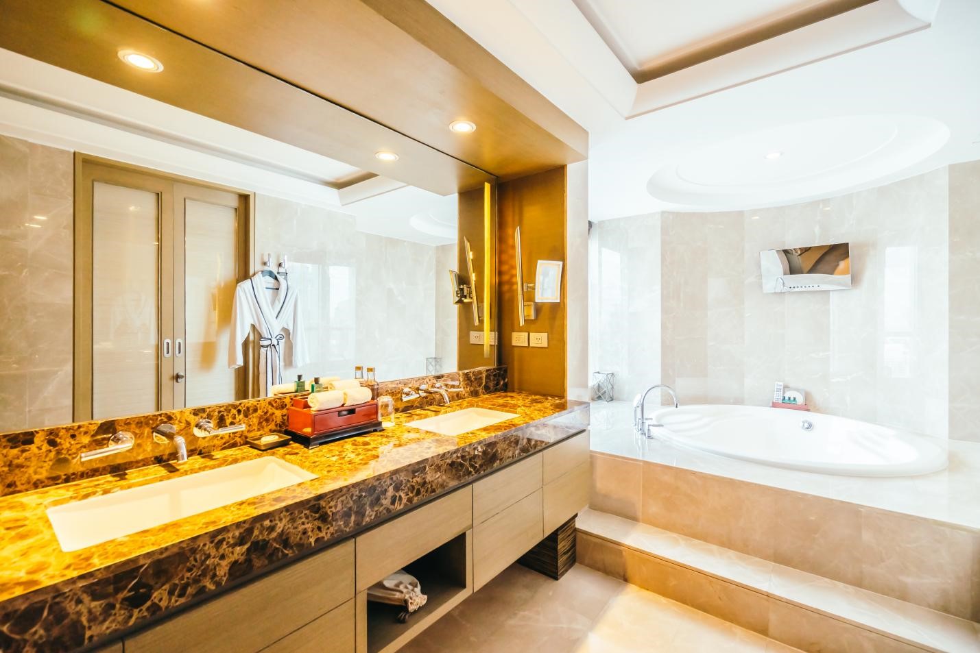 IP44 bathroom ceiling light